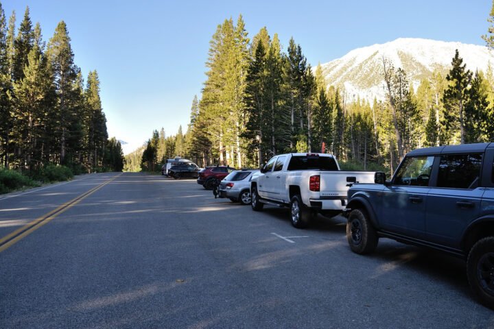 Hilton Creek Lakes Trailhead parking lot in Inyo National Forest