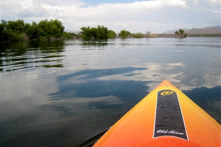 Kayaking on Lake Roosevelt
