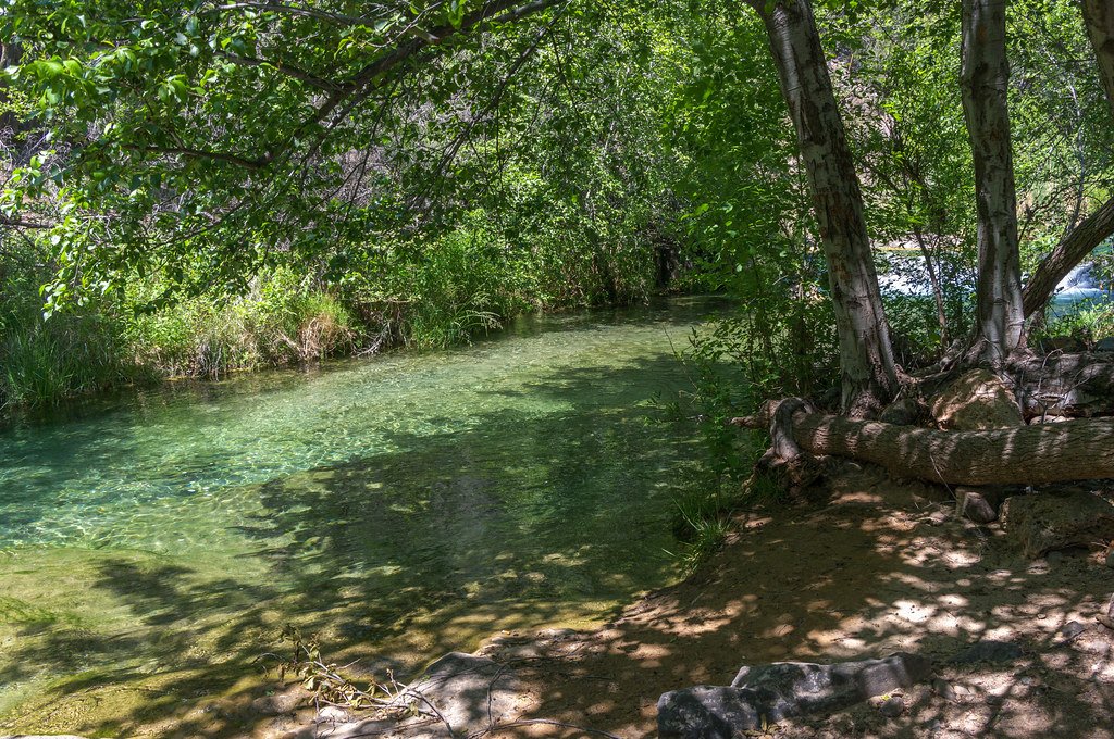 Waterfall Trail along Fossil Creek
